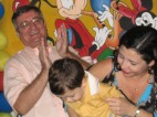 Ainda apagando a velinha